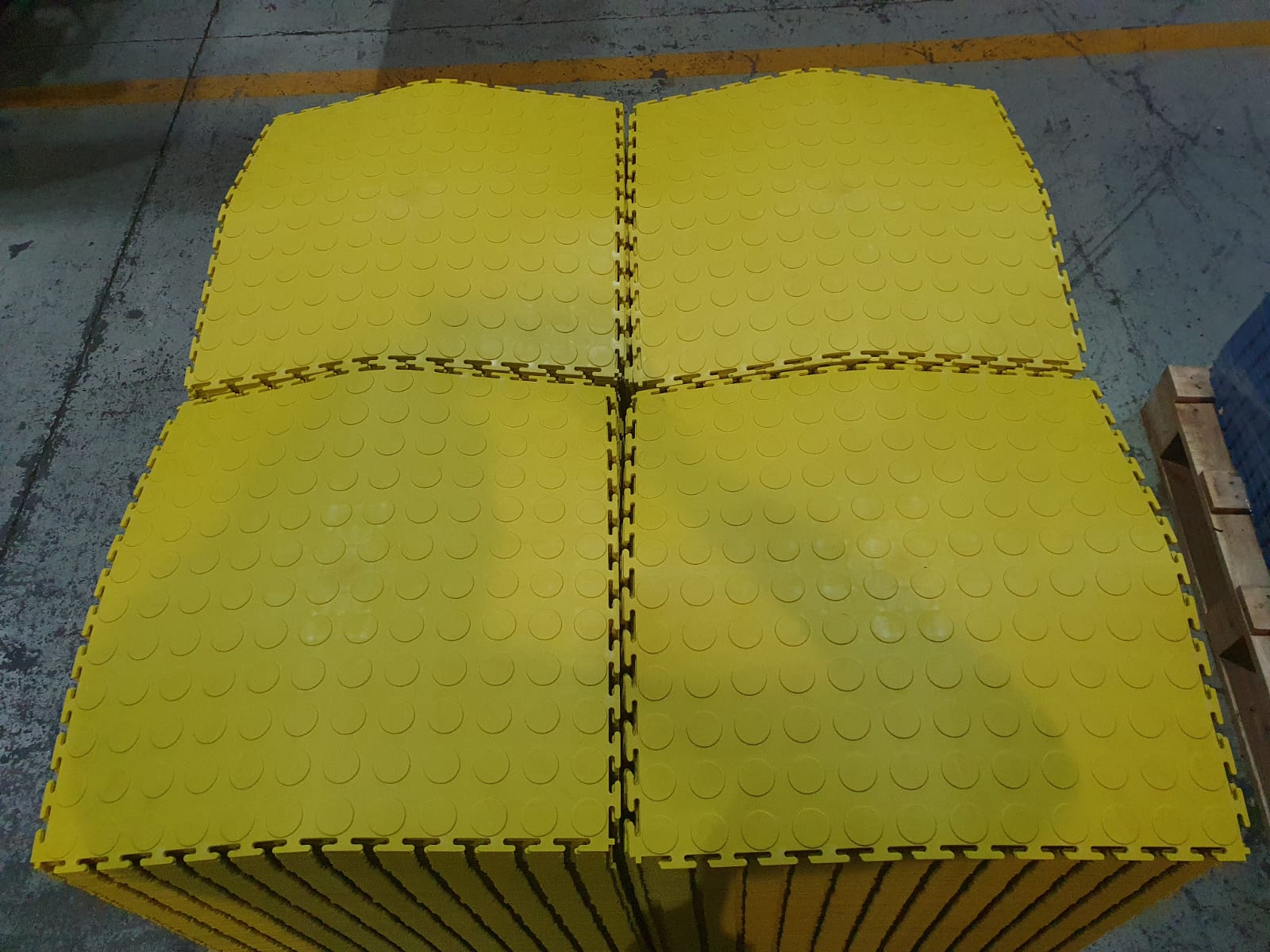 Welcome mats interlocking